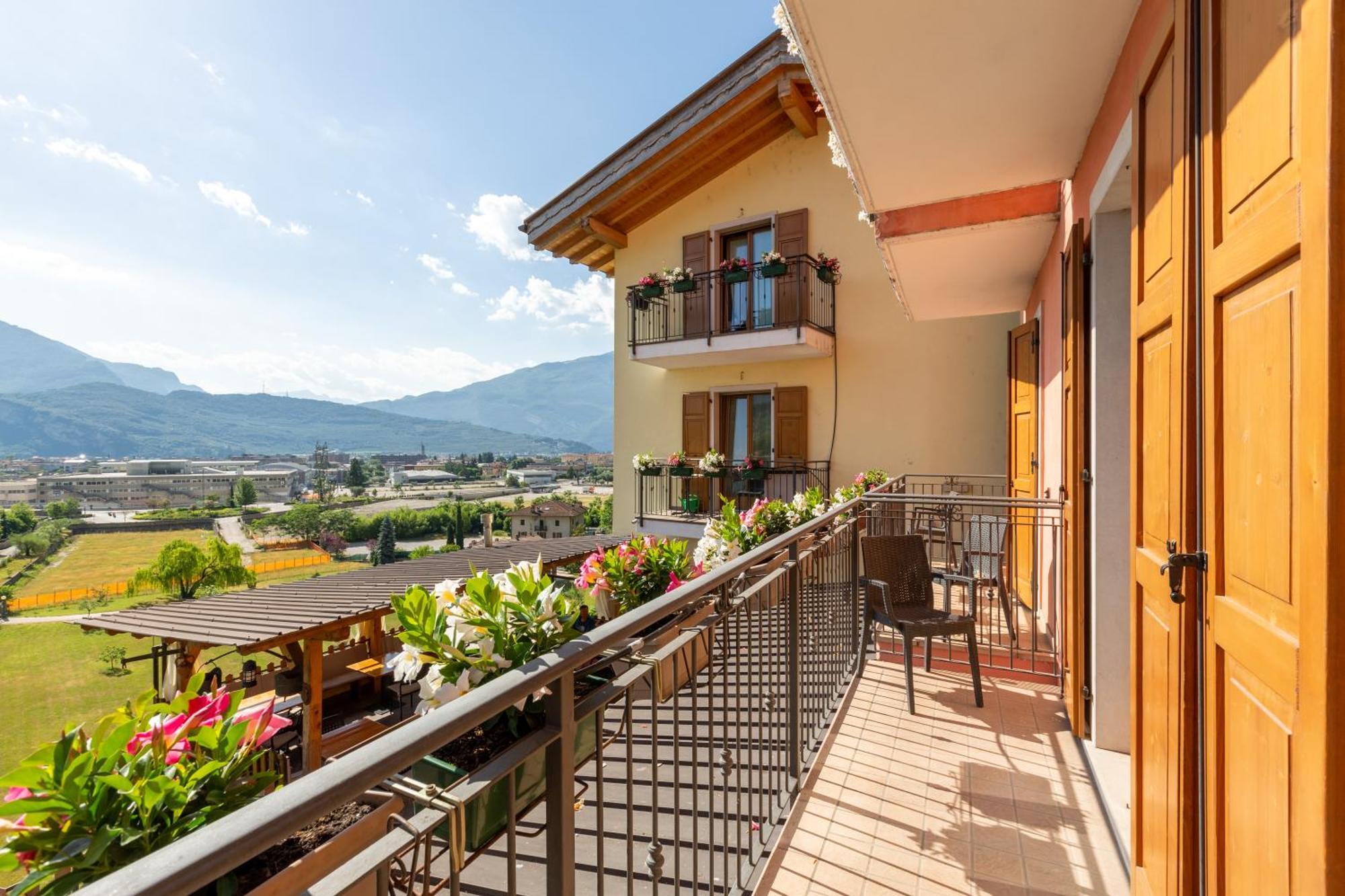Agritur Eden Marone Villa Riva del Garda Exterior photo